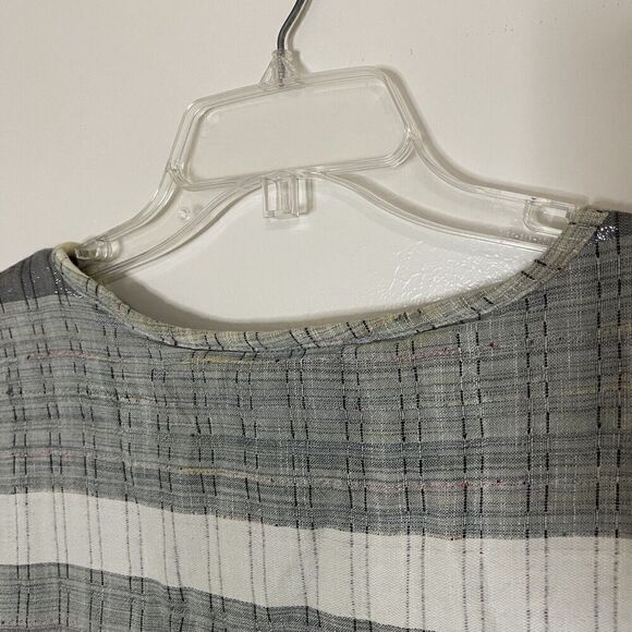Ace & Jig gray striped shimmer sleeveless v neck button front top Medium - Picture 6 of 6